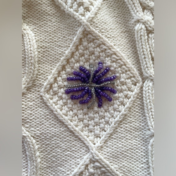 ZARA Cream Knit top with Beaded Flowers - Picture 3 of 4